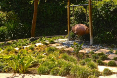 Fountain, very easy to put together, giving the yard the importance it deserves